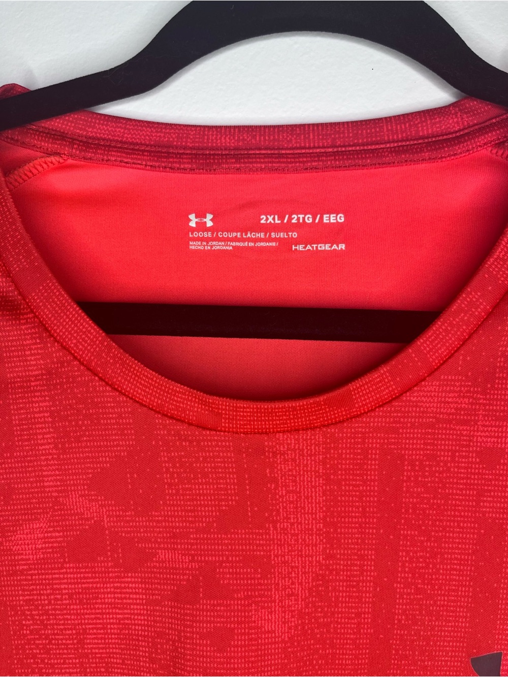 Under Armour Red Short-Sleeve Performance Tee with Black Logo - Picture 3 of 3